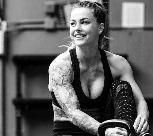 外国产后妈妈健身视频,跟随外国视频重塑身形与自信